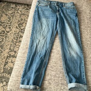 Old Navy Mid Rise Wow Boyfriend Jeans